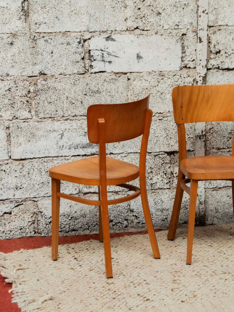 Claude, la paire de chaises Thonet N°1020