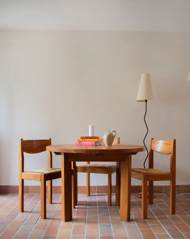 Karla, la table à manger en orme massif N°426