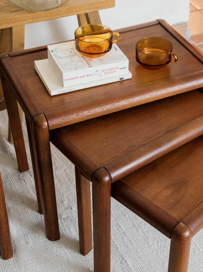 Barbara, les tables gigognes en bois N°92