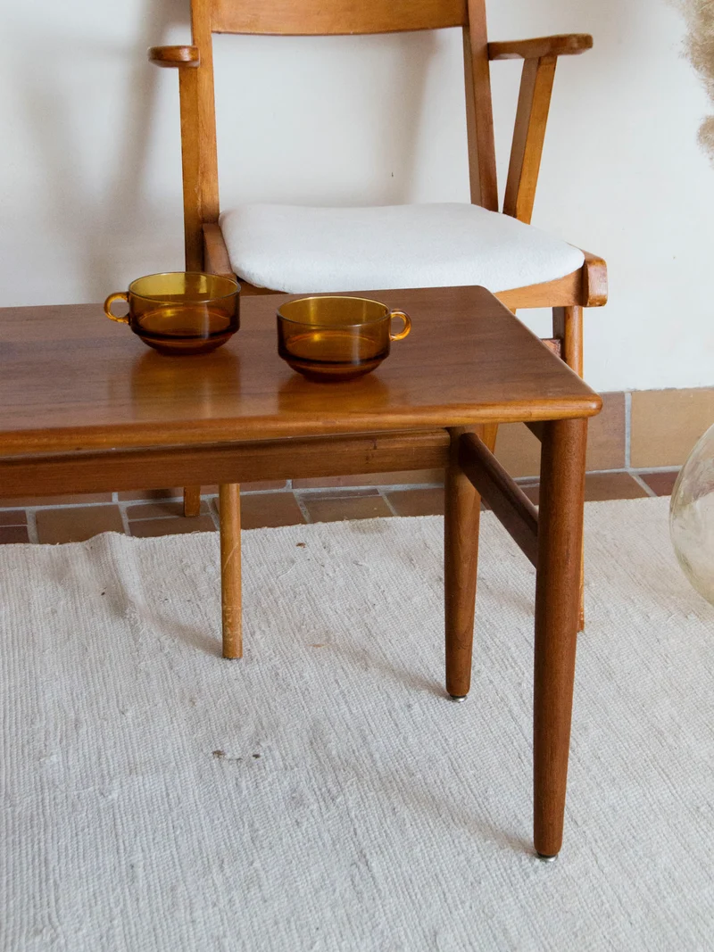 Donna, la table basse en bois foncé N°559