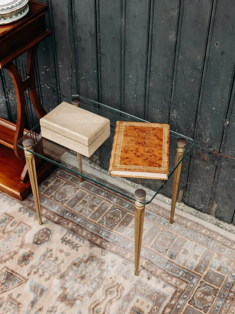 Hanna, la table d'appoint en verre N°580