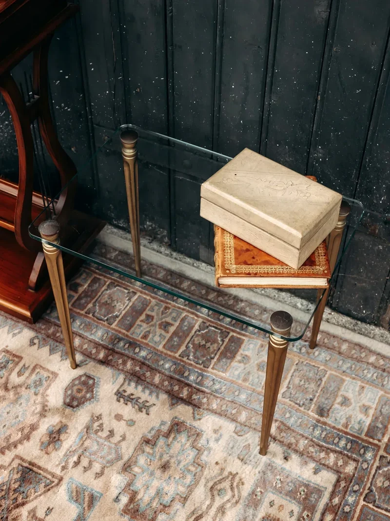 Hanna, la table d'appoint en verre N°580