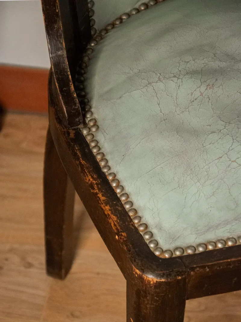 Claude, la chaise en bois N°792