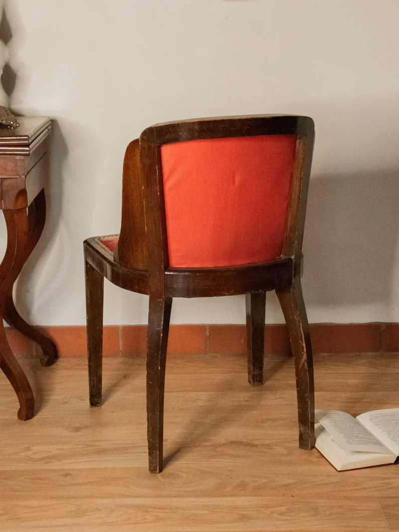 Claude, la chaise en bois N°791