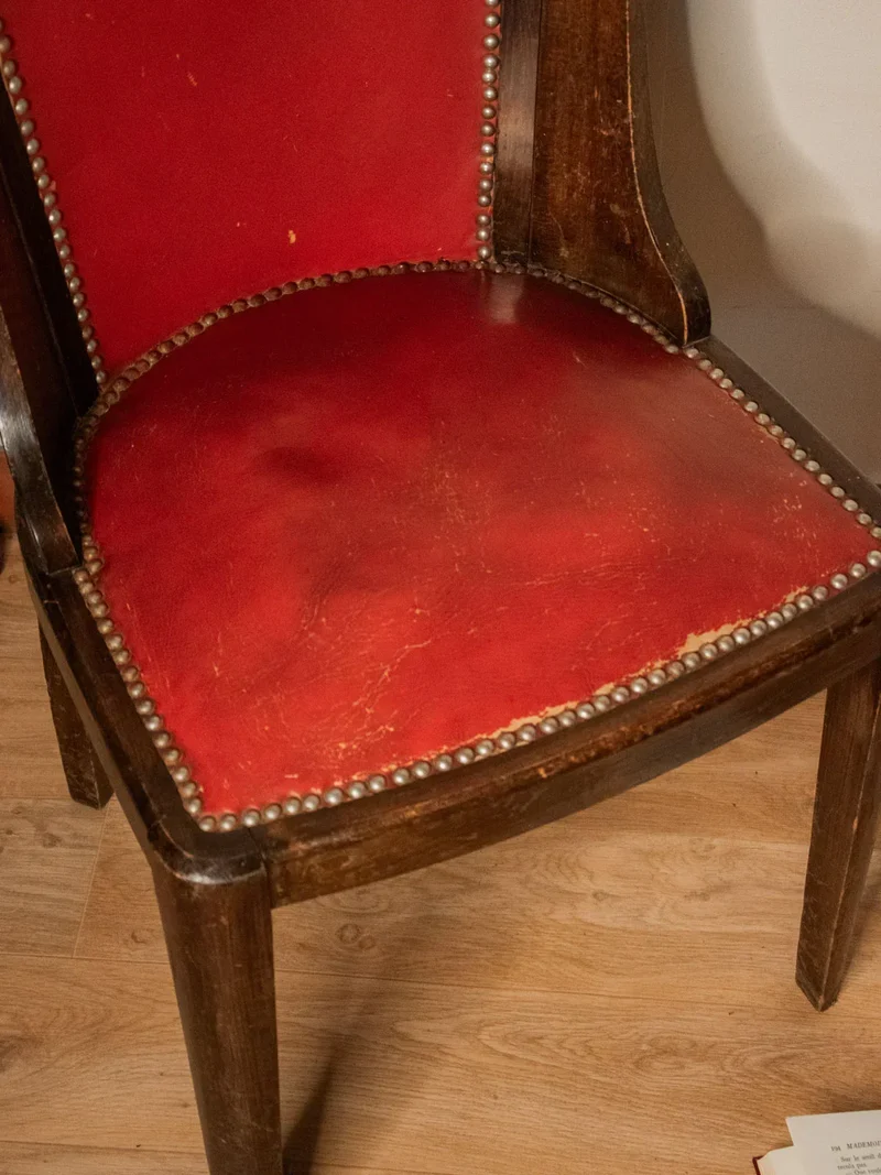 Claude, la chaise en bois N°790