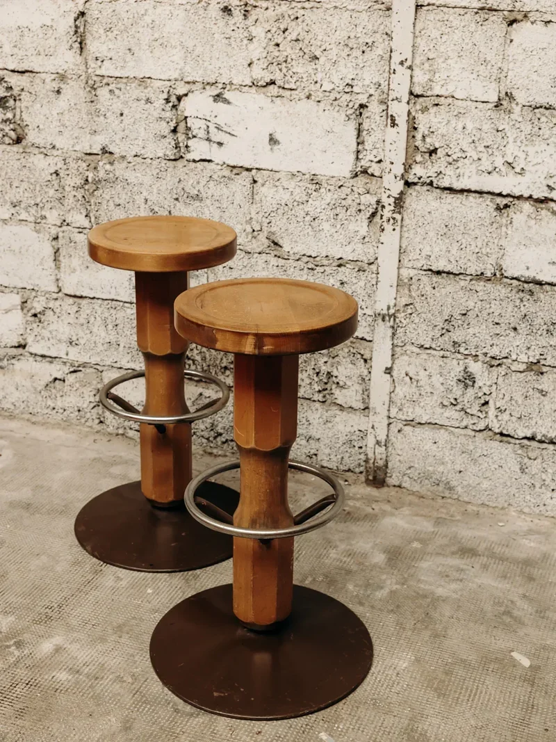 Pierre, le tabouret de bar en bois N°22