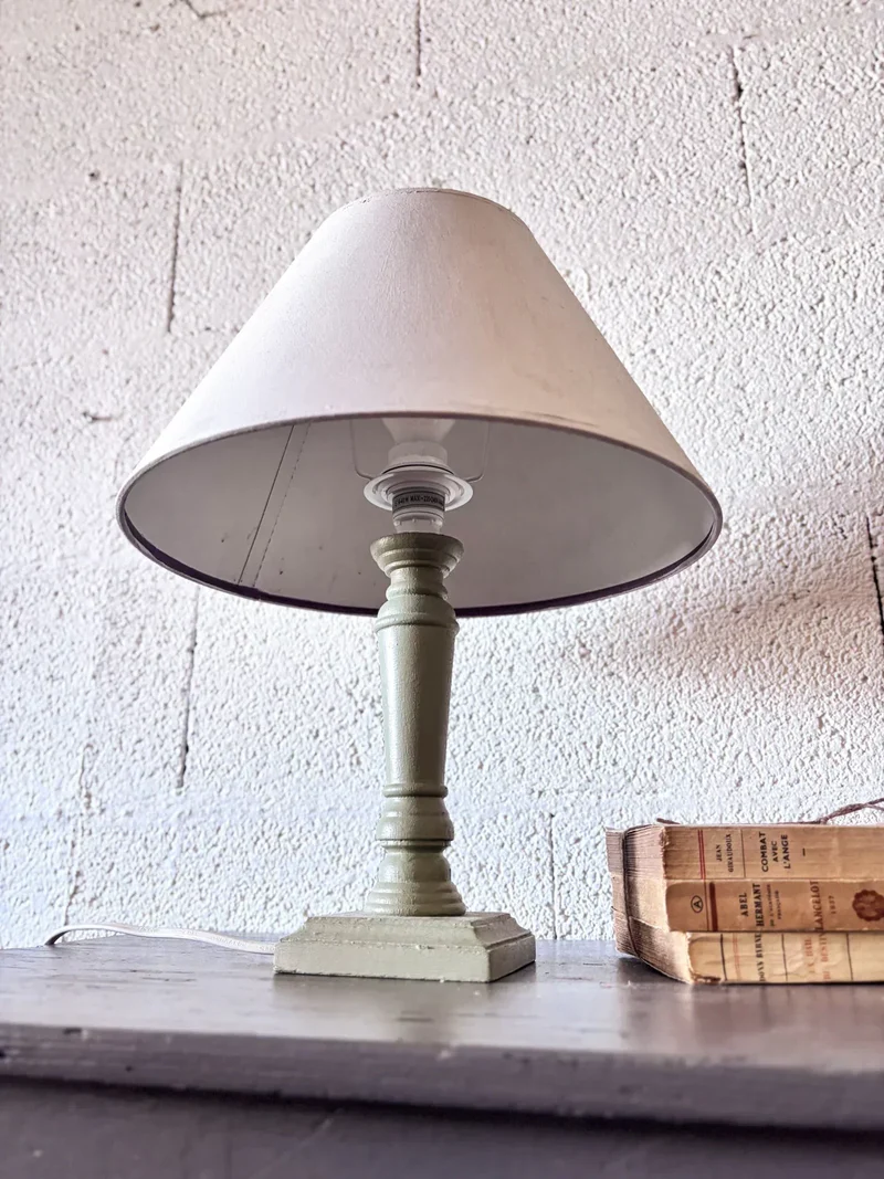 Julia, la lampe à poser en bois N°320