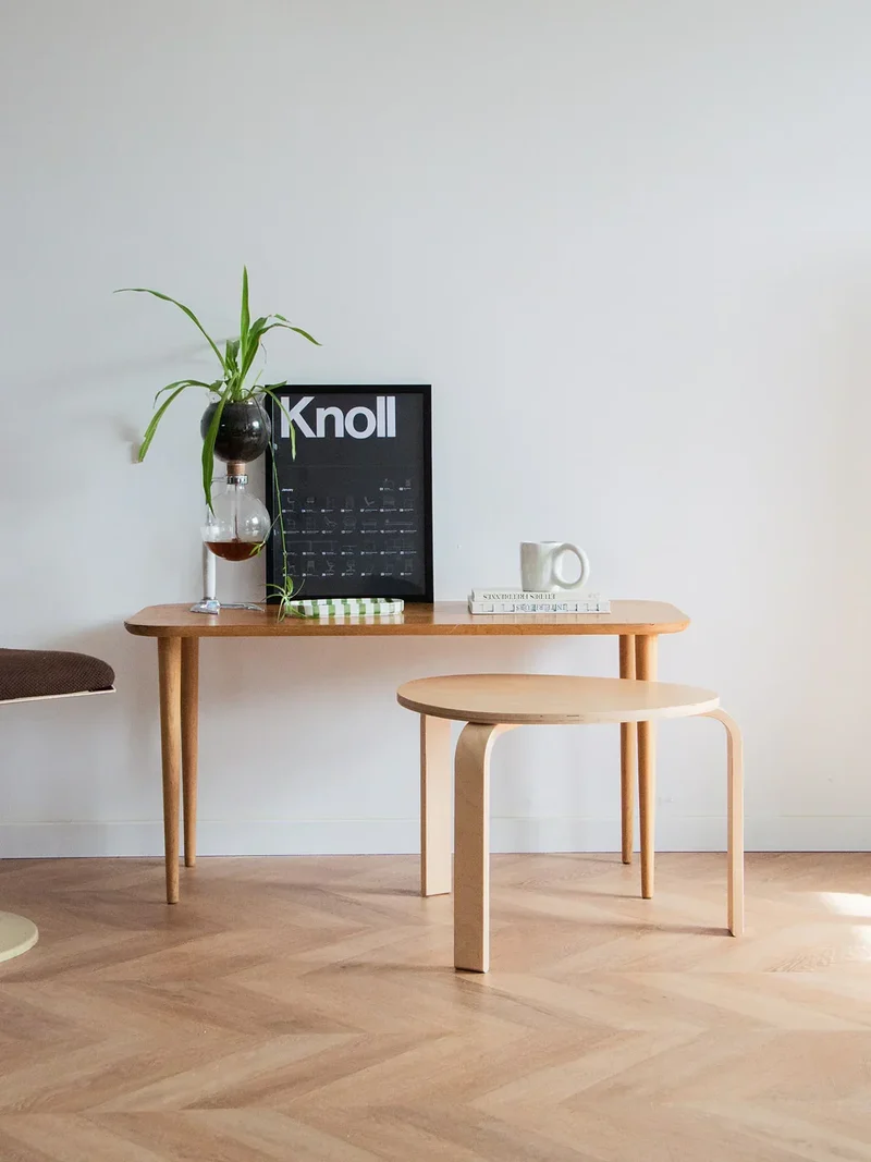 Hanna, la table d'appoint en bois N°595