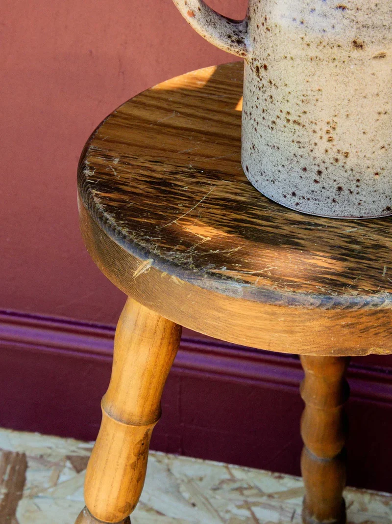 Regis, le tabouret en bois N°517