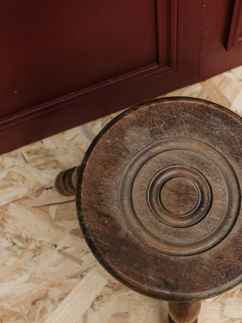 Regis, le tabouret en bois N°512