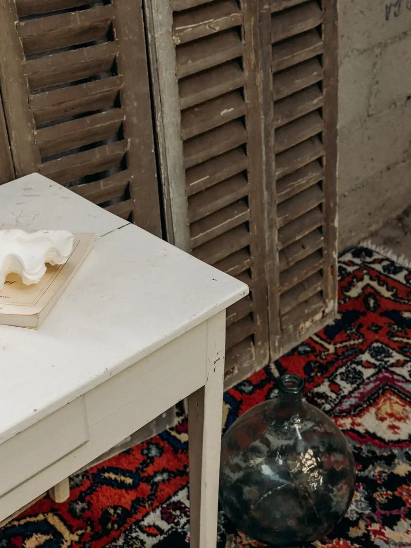 Francine, la table d'appoint blanche N°499