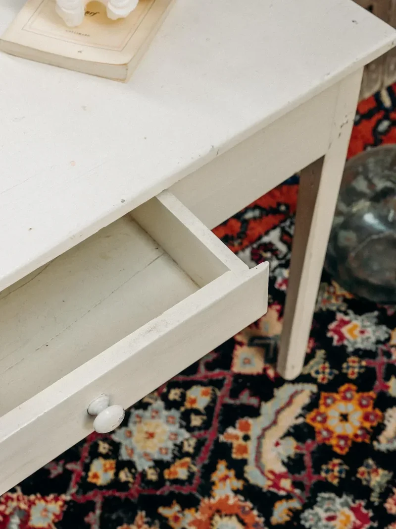 Francine, la table d'appoint blanche N°499
