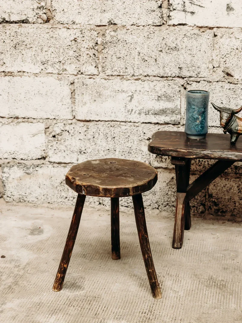 Regis, le tabouret brutaliste N°564