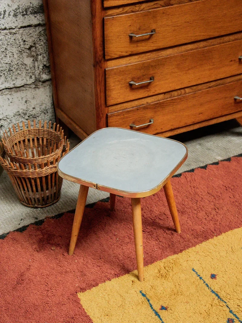 Hanna, la table d'appoint bleue N°586