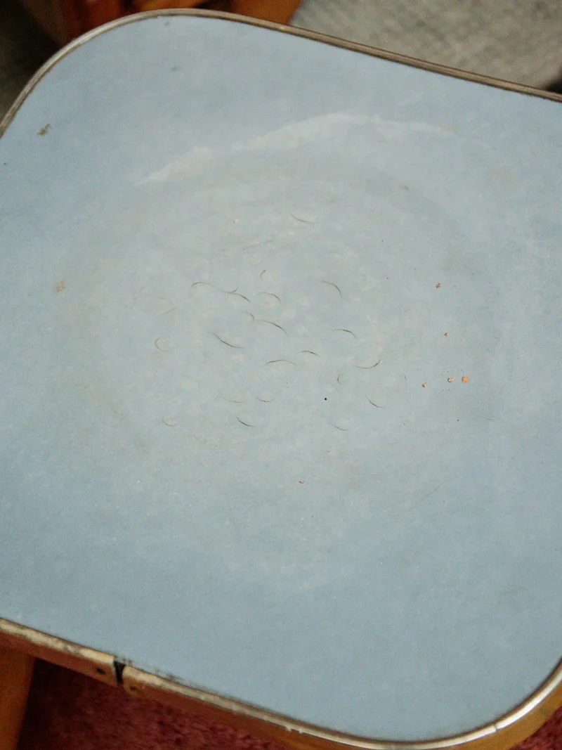 Hanna, la table d'appoint bleue N°586