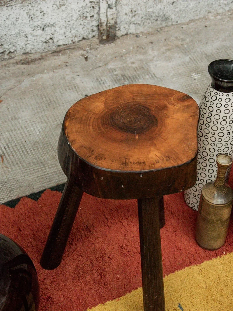 Regis, le tabouret brutaliste N°637