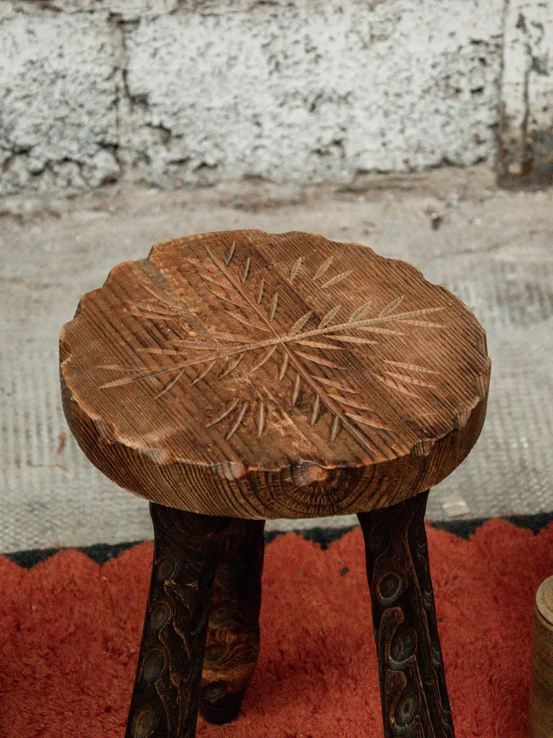Regis, le tabouret brutaliste N°636