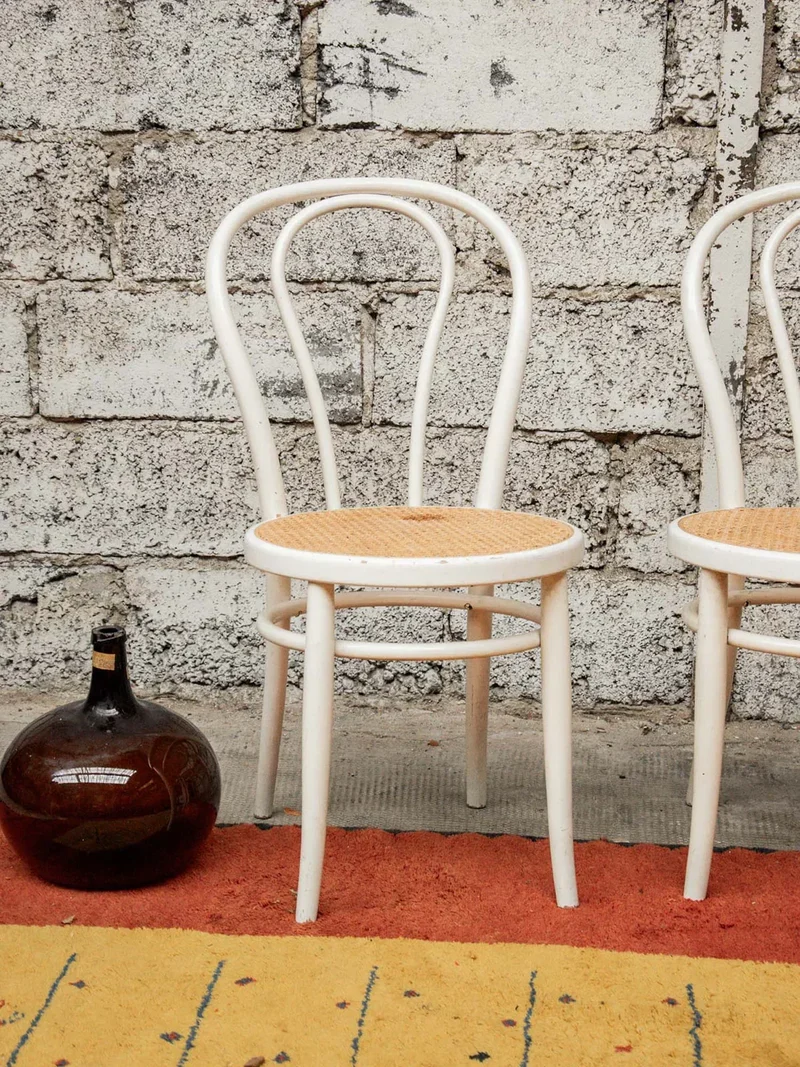 Claude, la paire de chaises cannée N°648