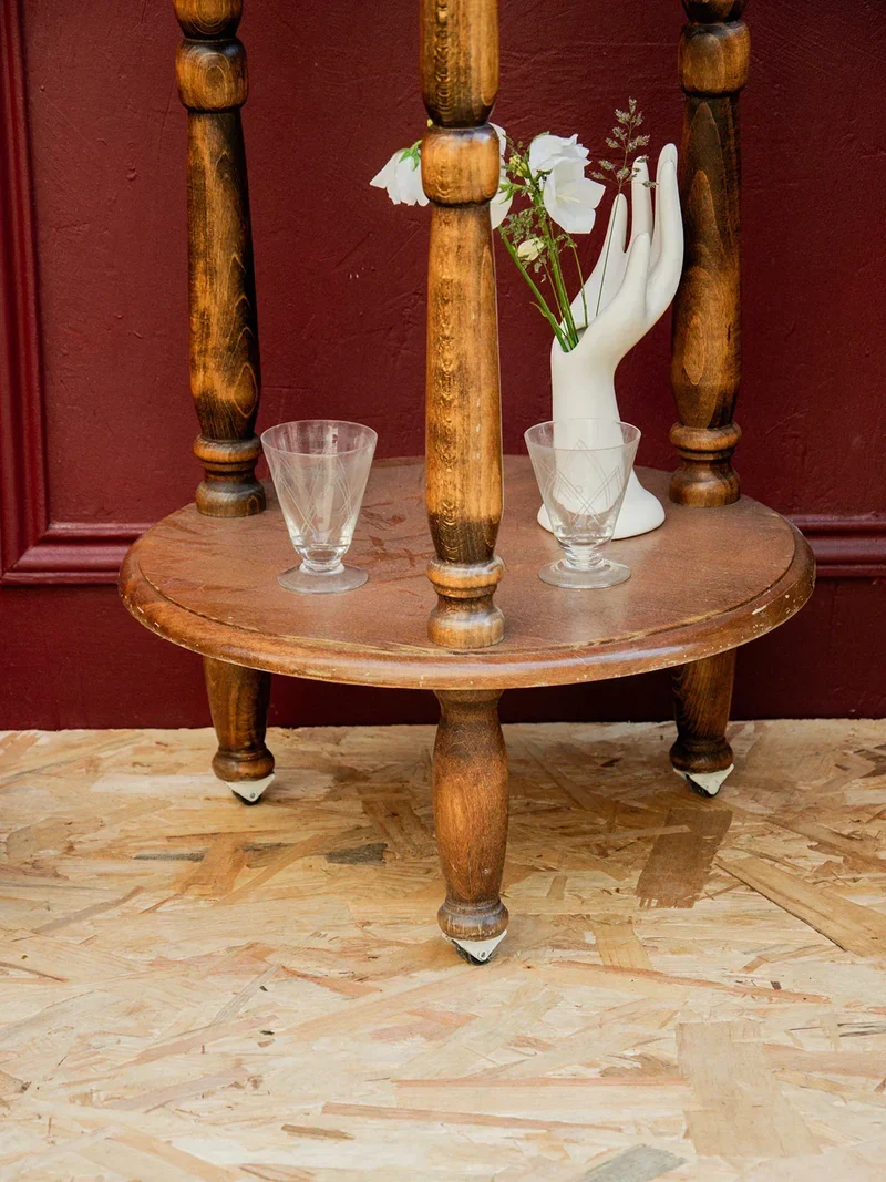 Francine, la table d'appoint en bois N°330