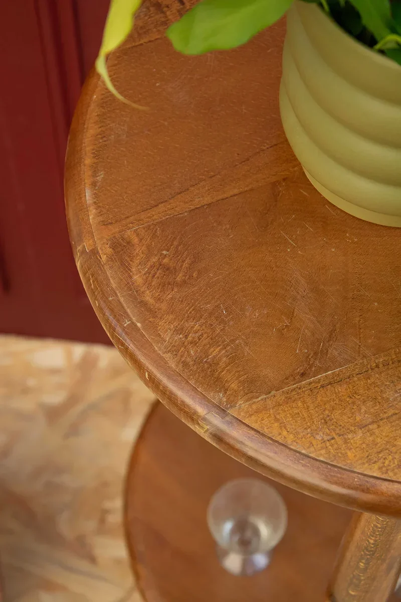 Francine, la table d'appoint en bois N°330