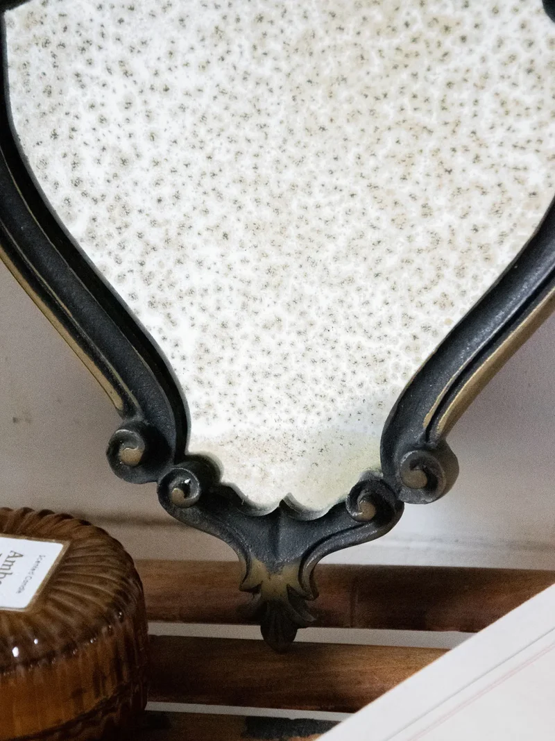 Georges, le miroir baroque en métal N°763