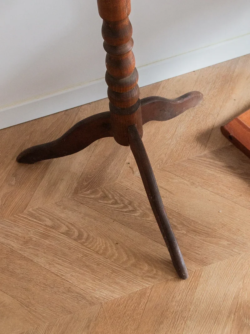 Max, le porte-manteau en bois N°174