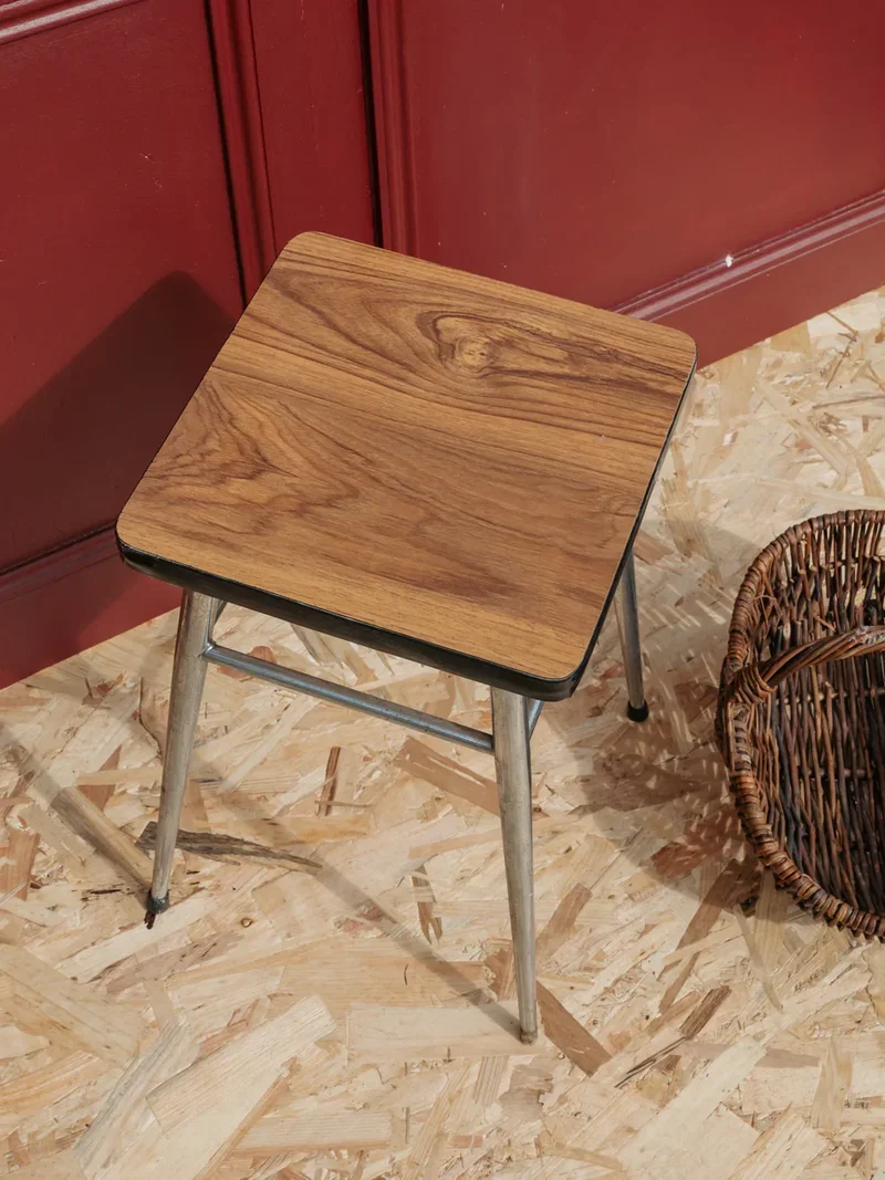 Axel, le tabouret en formica N°427