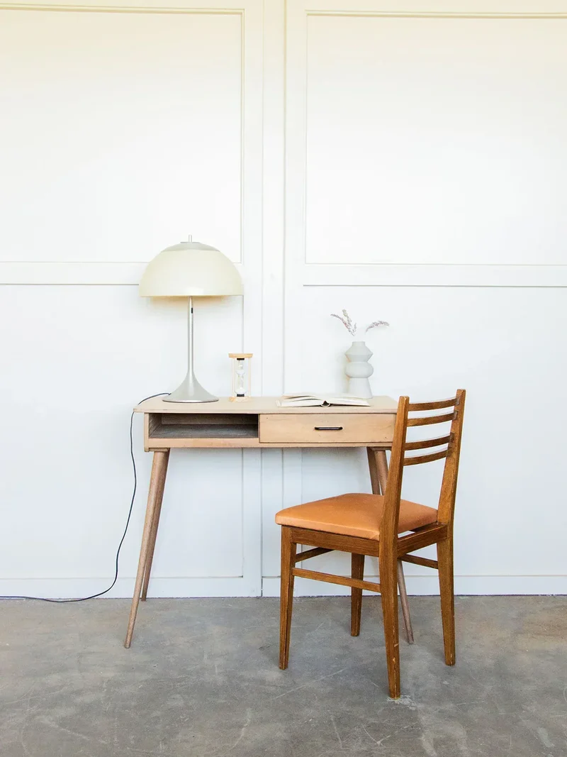 Alma, la chaise en bois orange N°326