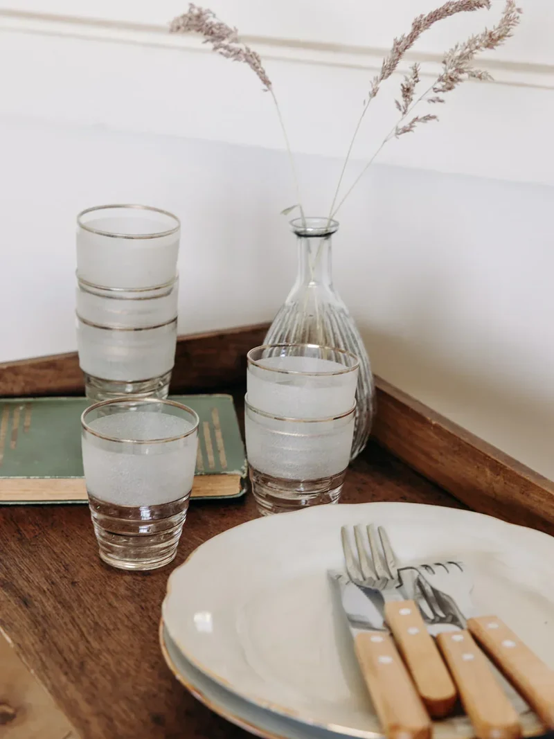 Eugène, le lot de mini verres opaques N°93