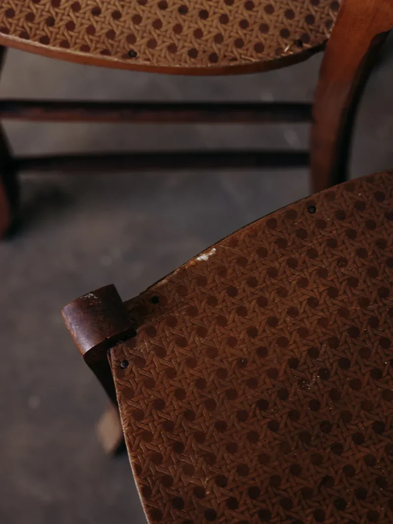 Claude, la paire de chaises en bois N°510