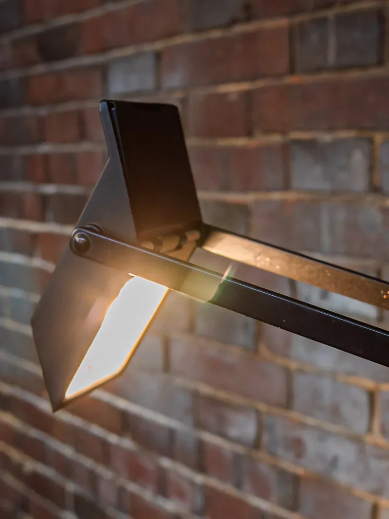Julia, la lampe à poser en métal N°470