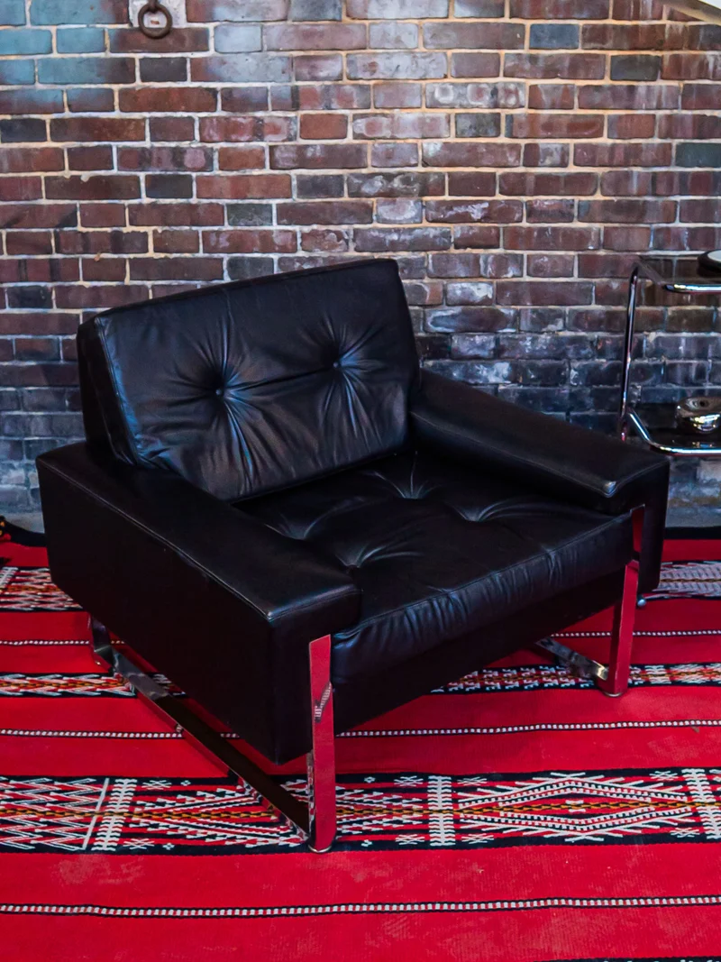 Jakob, le grand fauteuil en cuir N°667
