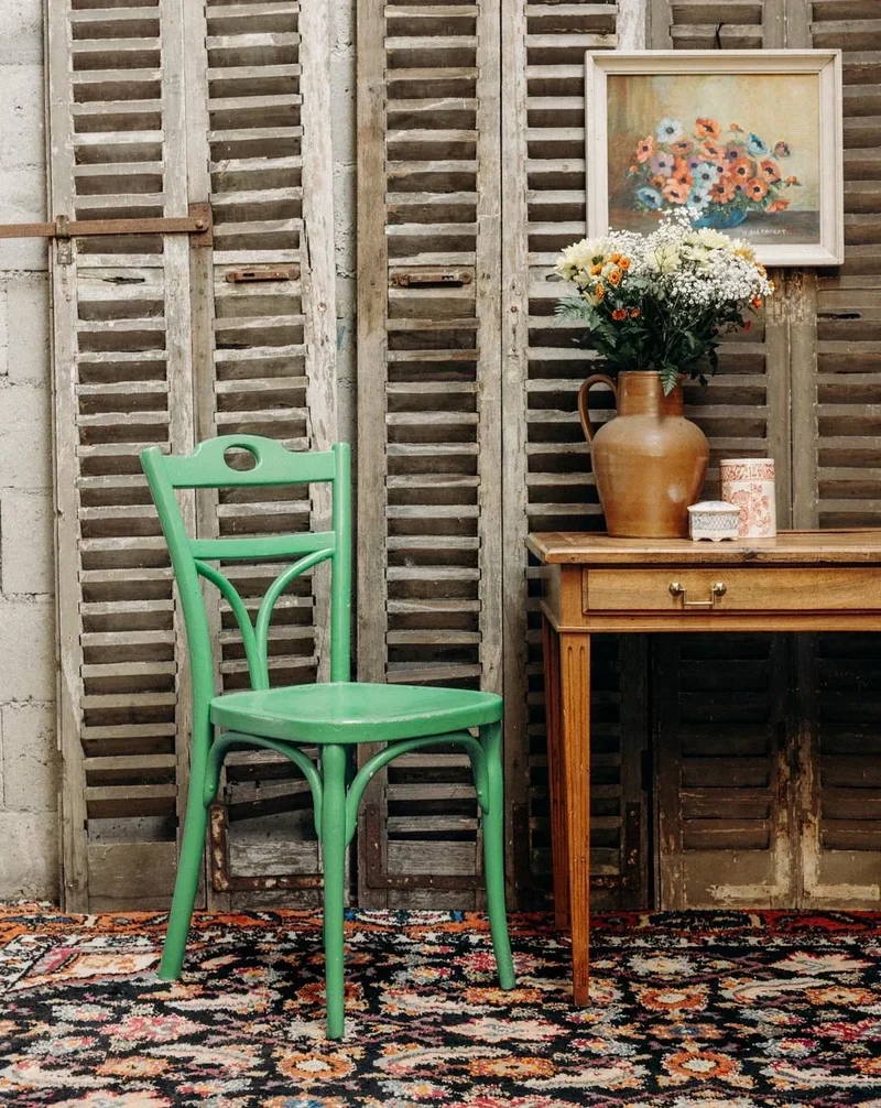 Claude, la chaise verte en bois N°712