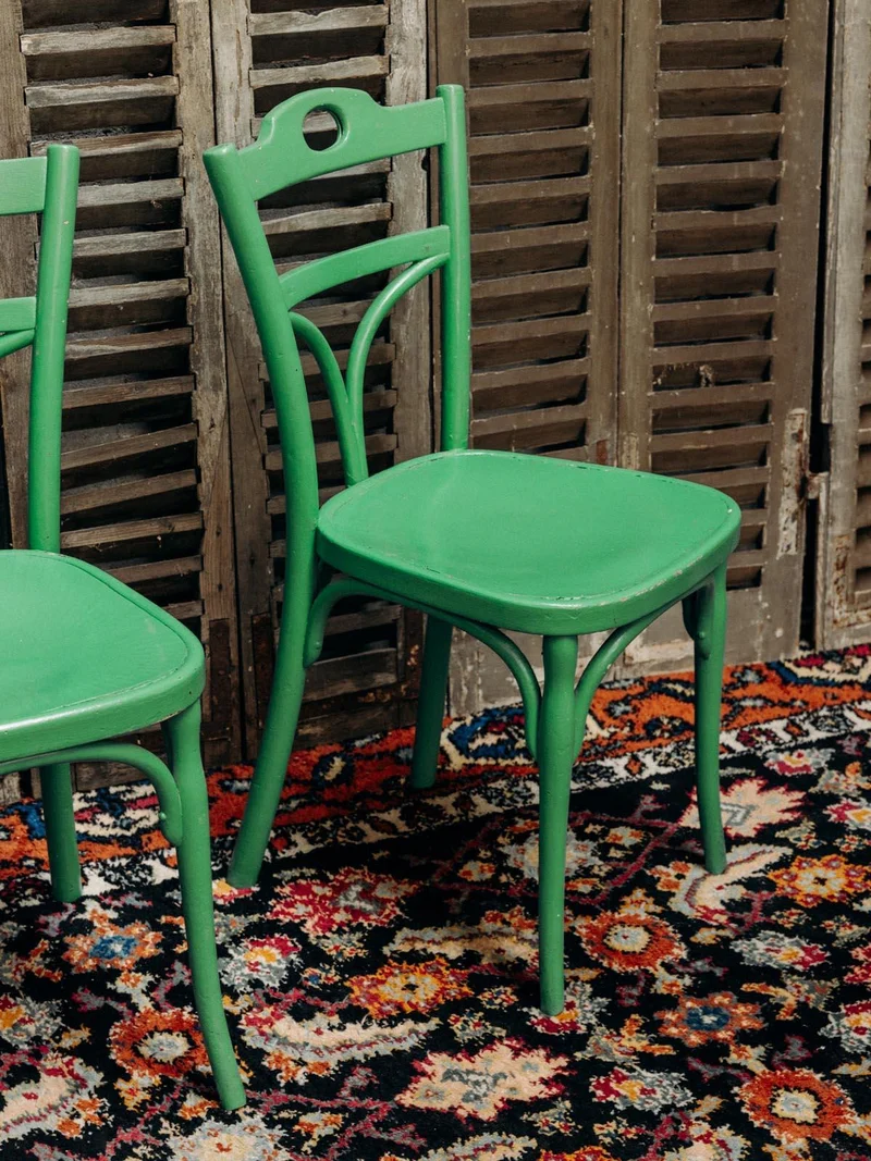 Claude, la chaise verte en bois N°712