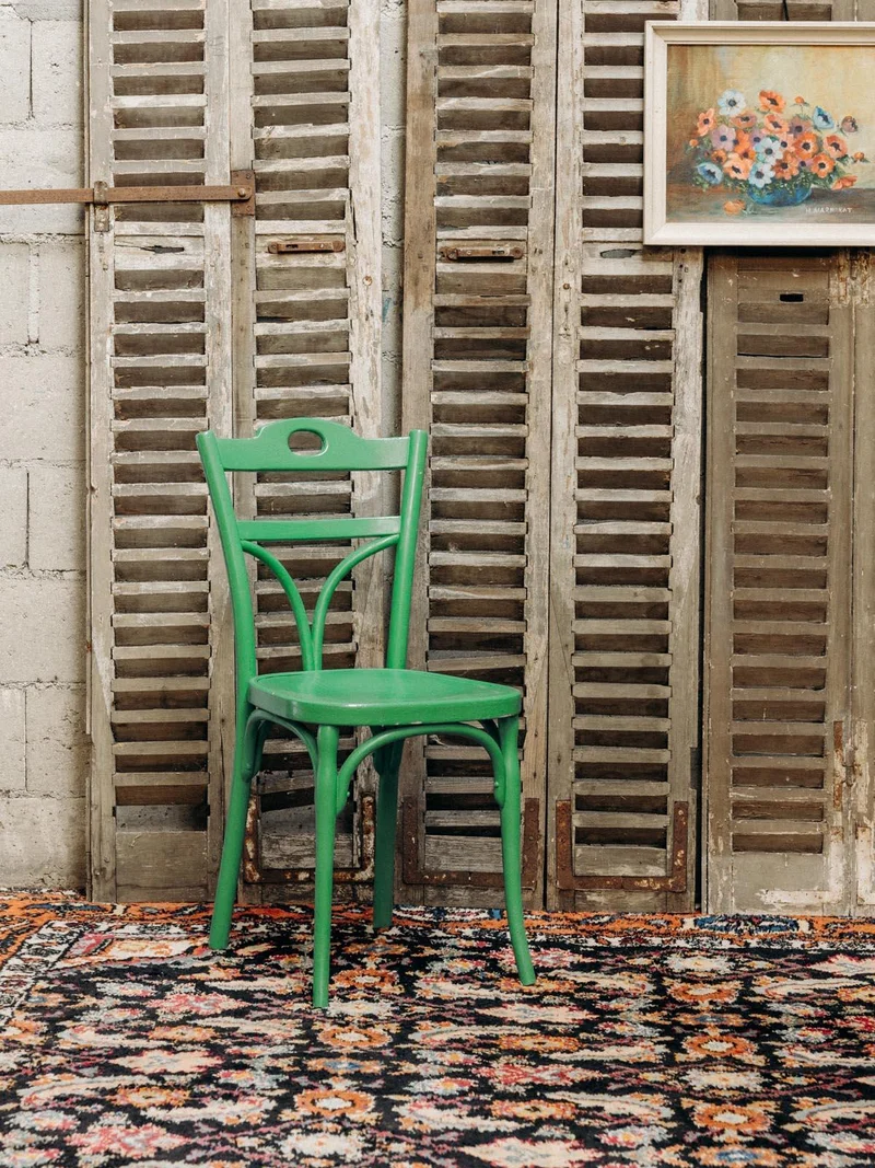 Claude, la chaise verte en bois N°712