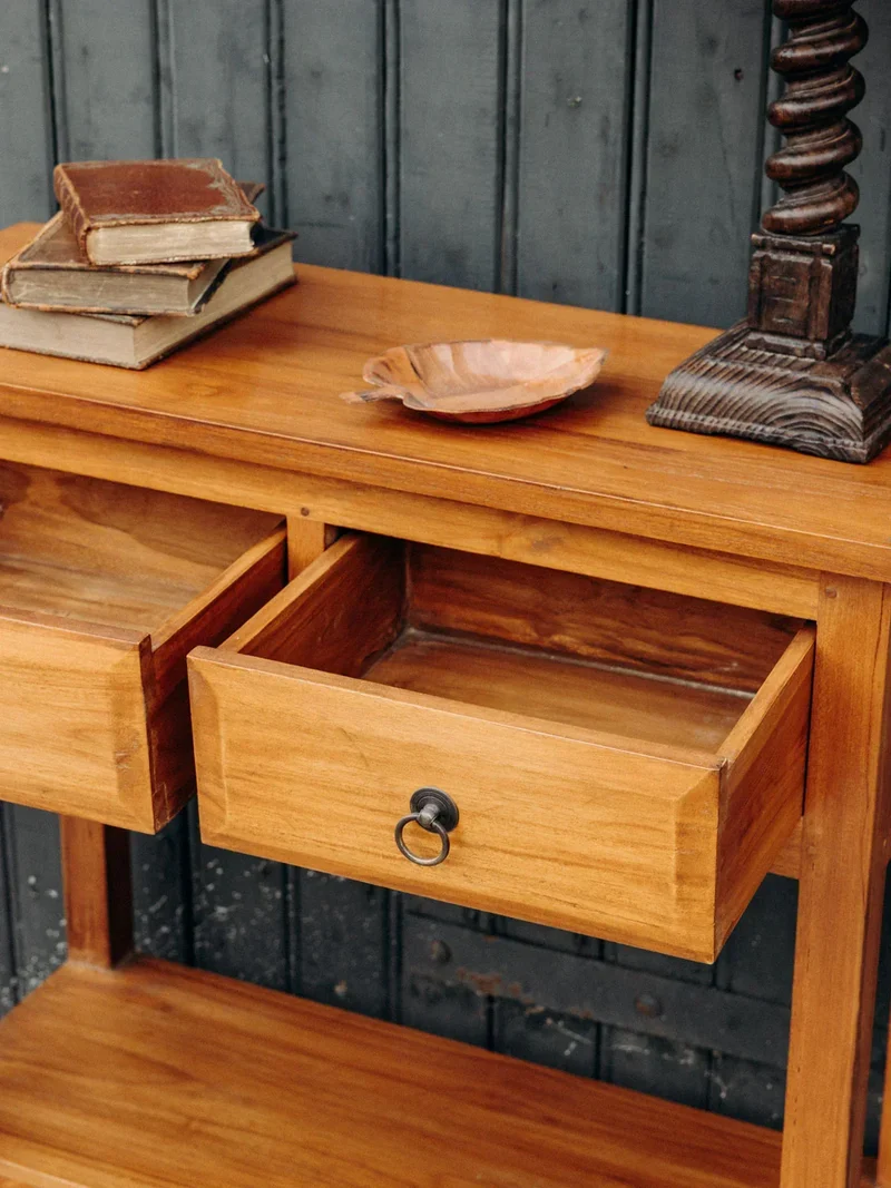 Hanna, la table d'appoint en bois N°660