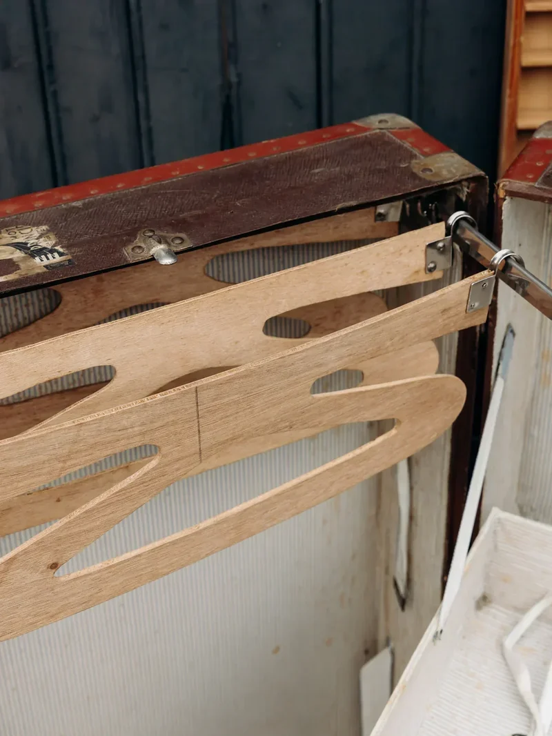 Lucienne, la malle armoire cartonnée N°188