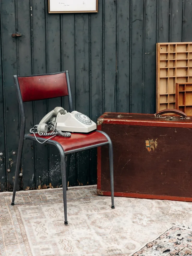 Claude, la chaise en métal N°725
