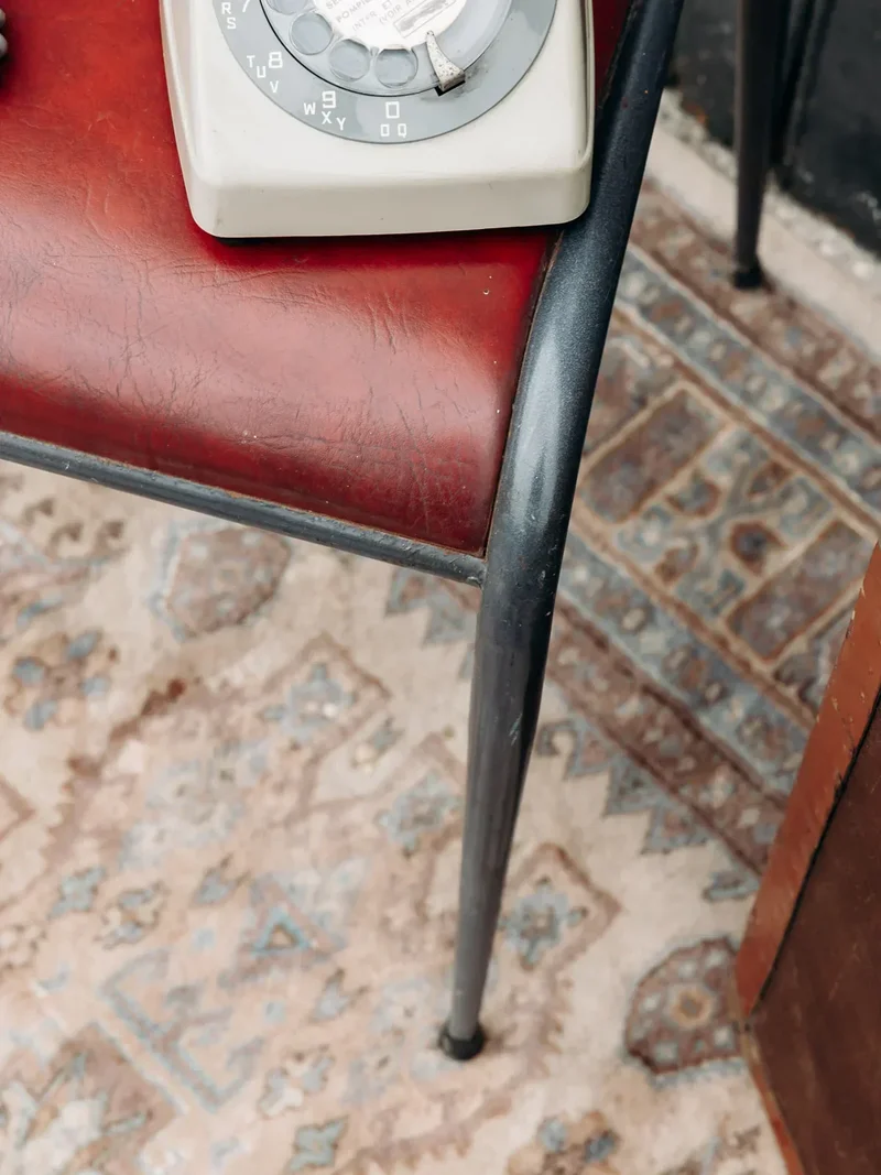 Claude, la chaise en métal N°725