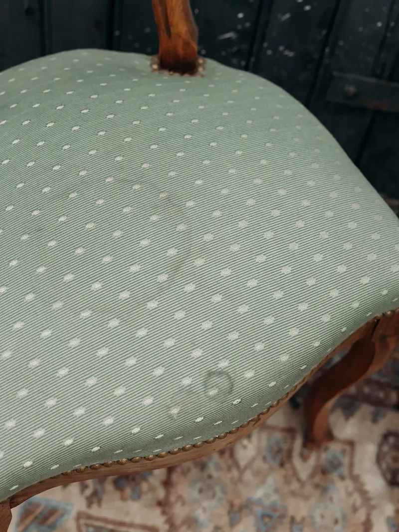 Claude, la chaise en bois N°646