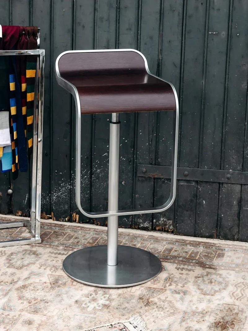 Axel, le tabouret en aluminium brossé N°506