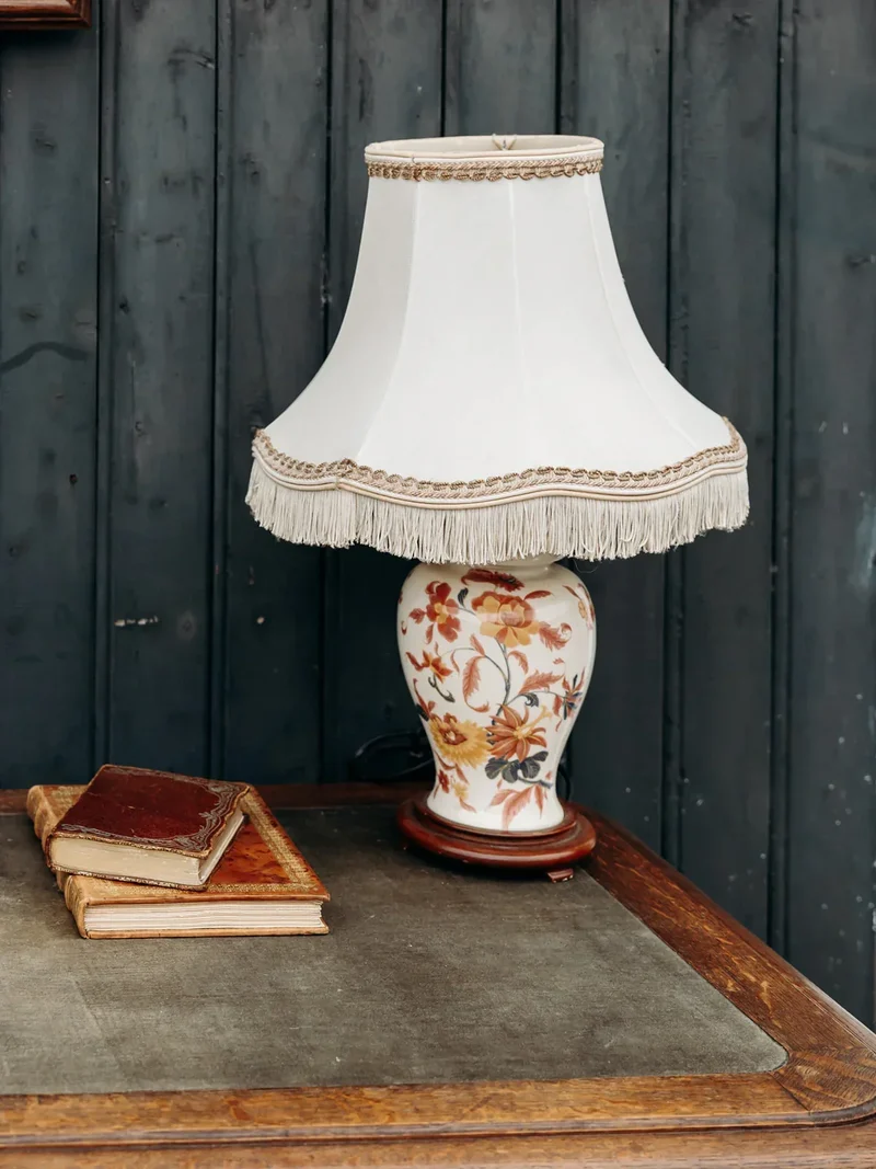 Suzanne, la lampe à poser en faïence N°414