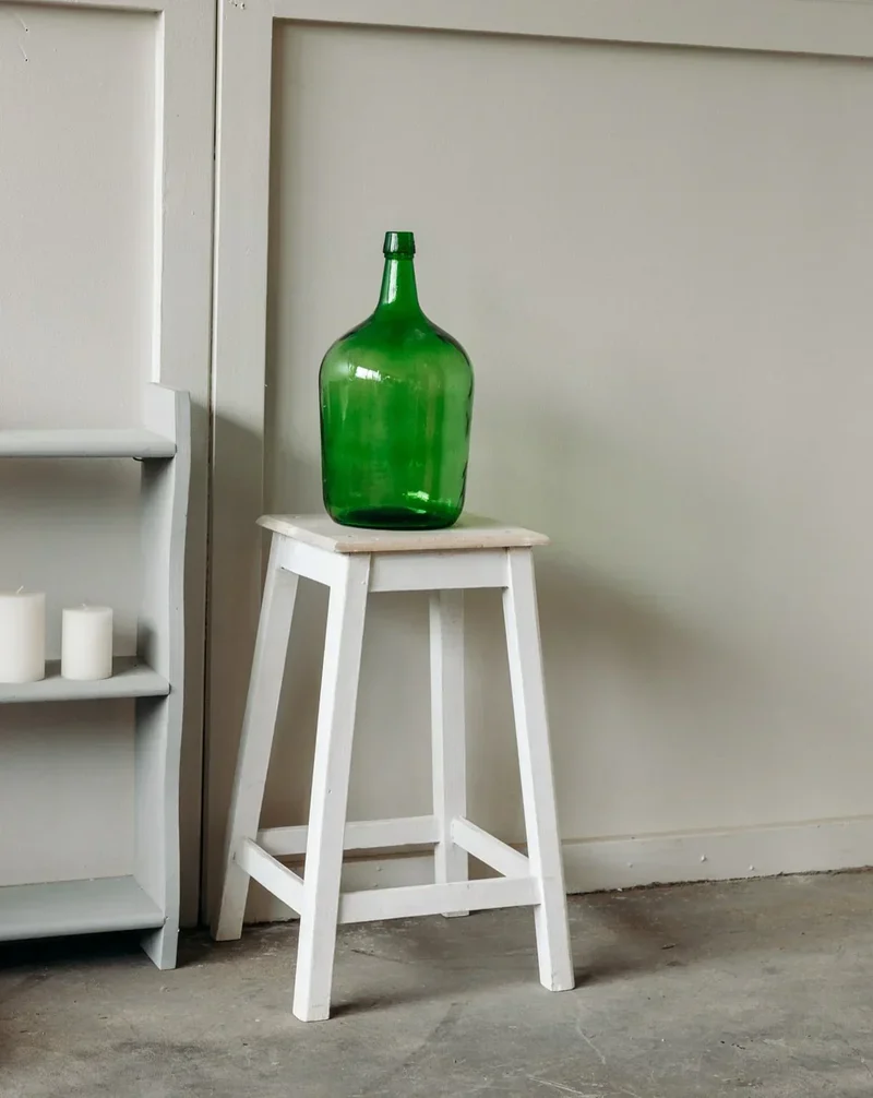 Regis, le tabouret haut en bois N°542