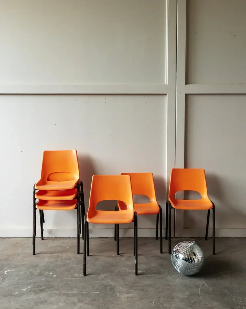 Ernestine, la chaise orange pour enfant N°191