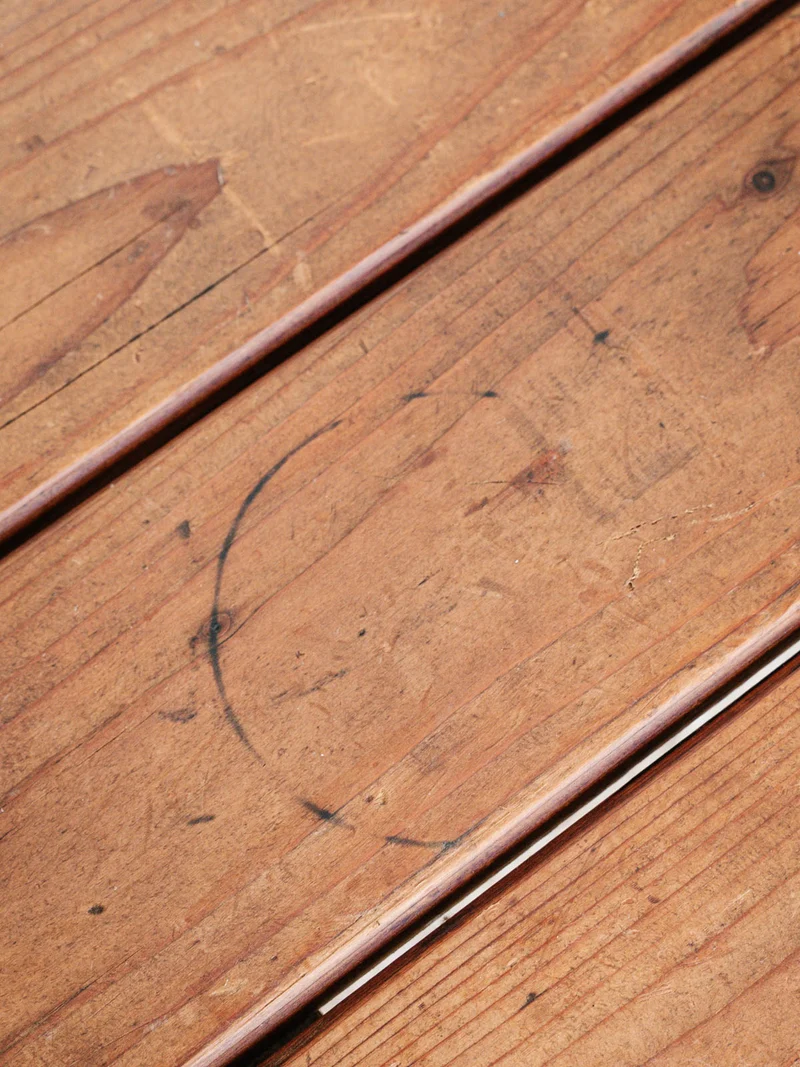Francine, la table d'appoint en bois N°485