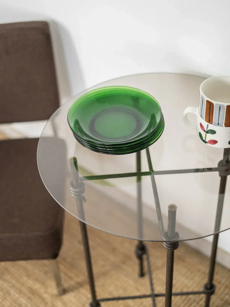 Hanna, la table d'appoint en métal N°628