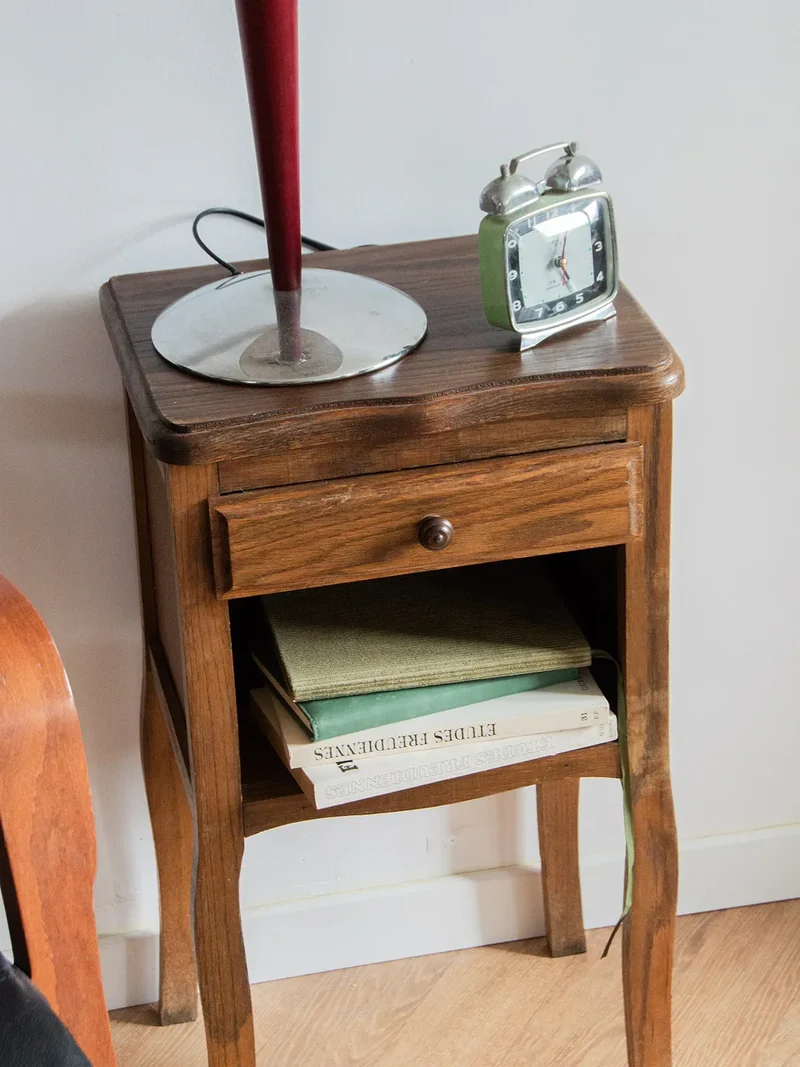 Odile, la table de chevet en bois N°537