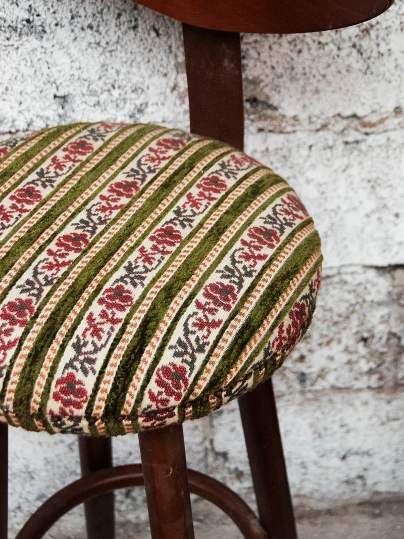 Gaston, le tabouret de bar fleuri N°102