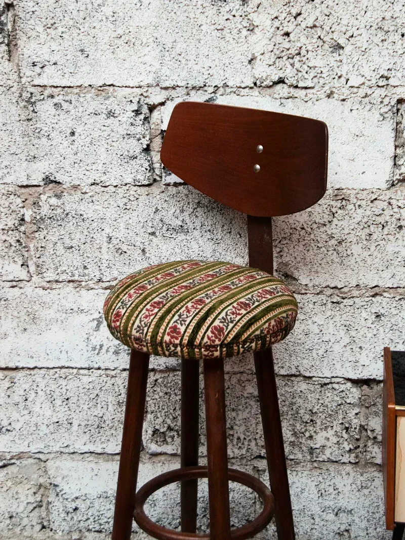 Gaston, le tabouret de bar fleuri N°102