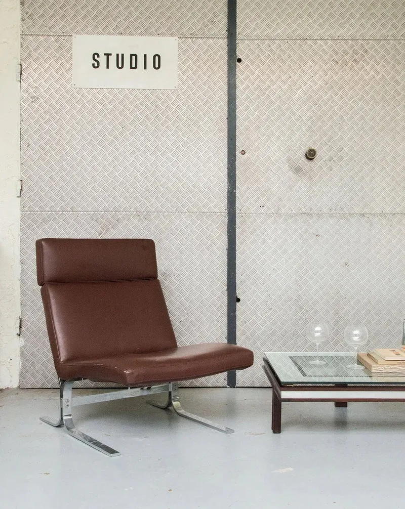 Jakob, le fauteuil en cuir marron N°367